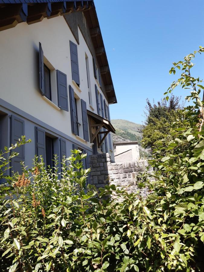 Chalet Du Doumet - Appart Luz Centre - Parking Et Garage Individuel Ferme - Draps Et Serviettes Inclus 뤼생소베르 외부 사진